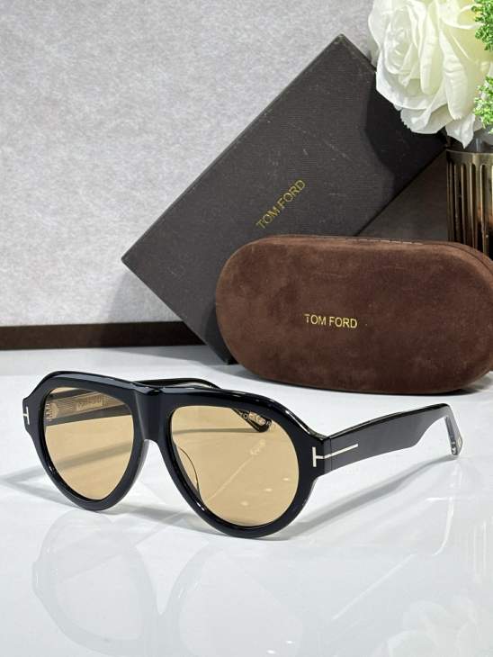 Picture of Tom Ford Sunglasses _SKUfw77318256fw